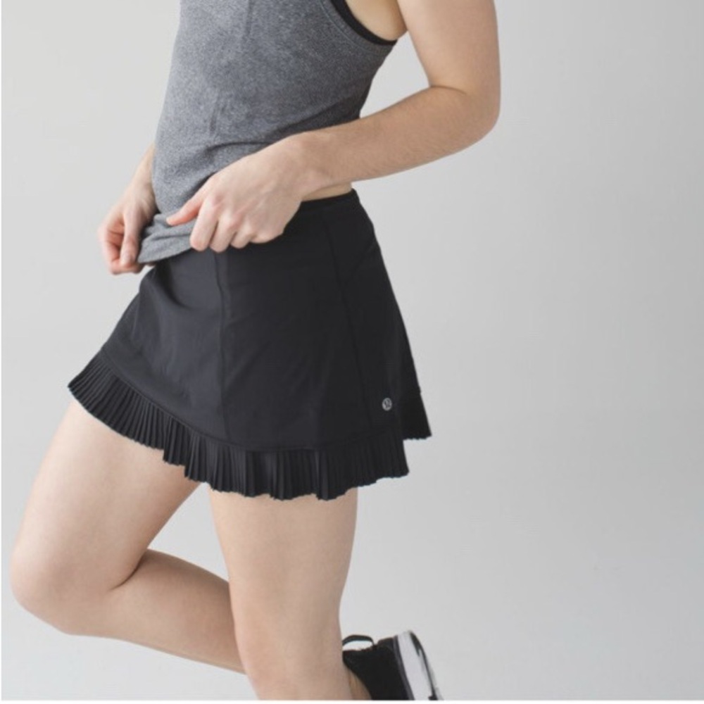 RARE! Lululemon City Sky Run By Pleated Skirt Skort Black Size 2